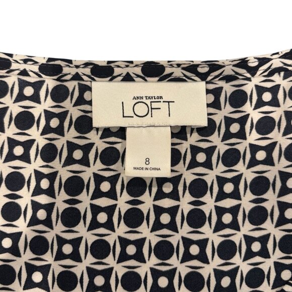 Ann Taylor LOFT Geometric V-Neck‎ Blouse | Size 8 - Picture 4 of 5